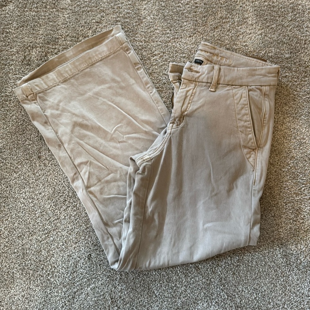American Eagle women’s size 0 short wide leg khaki pants